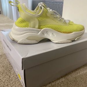 Steven madden tennis shoes